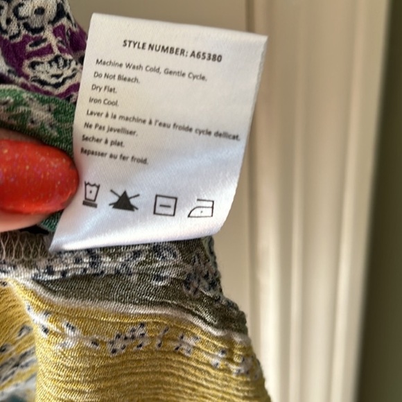 📌 Anthropologie One September Colorful Larkspur embroidered tank top - Picture 4 of 6